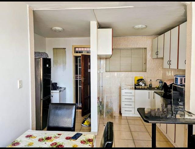 1 BEDROOM APARTMENT FOR SALE IN OVERPORT